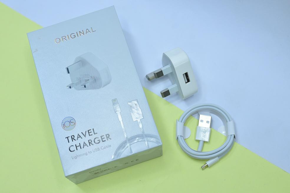 شاحن ايفون ثلاثي